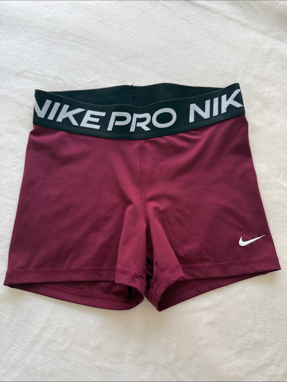 Nike Pro Women’s Compression Shorts 3’’ Burgundy Size Small